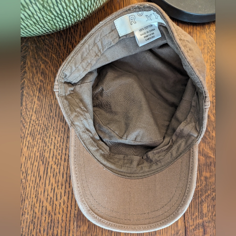 Roxy cap - Picture 4 of 4